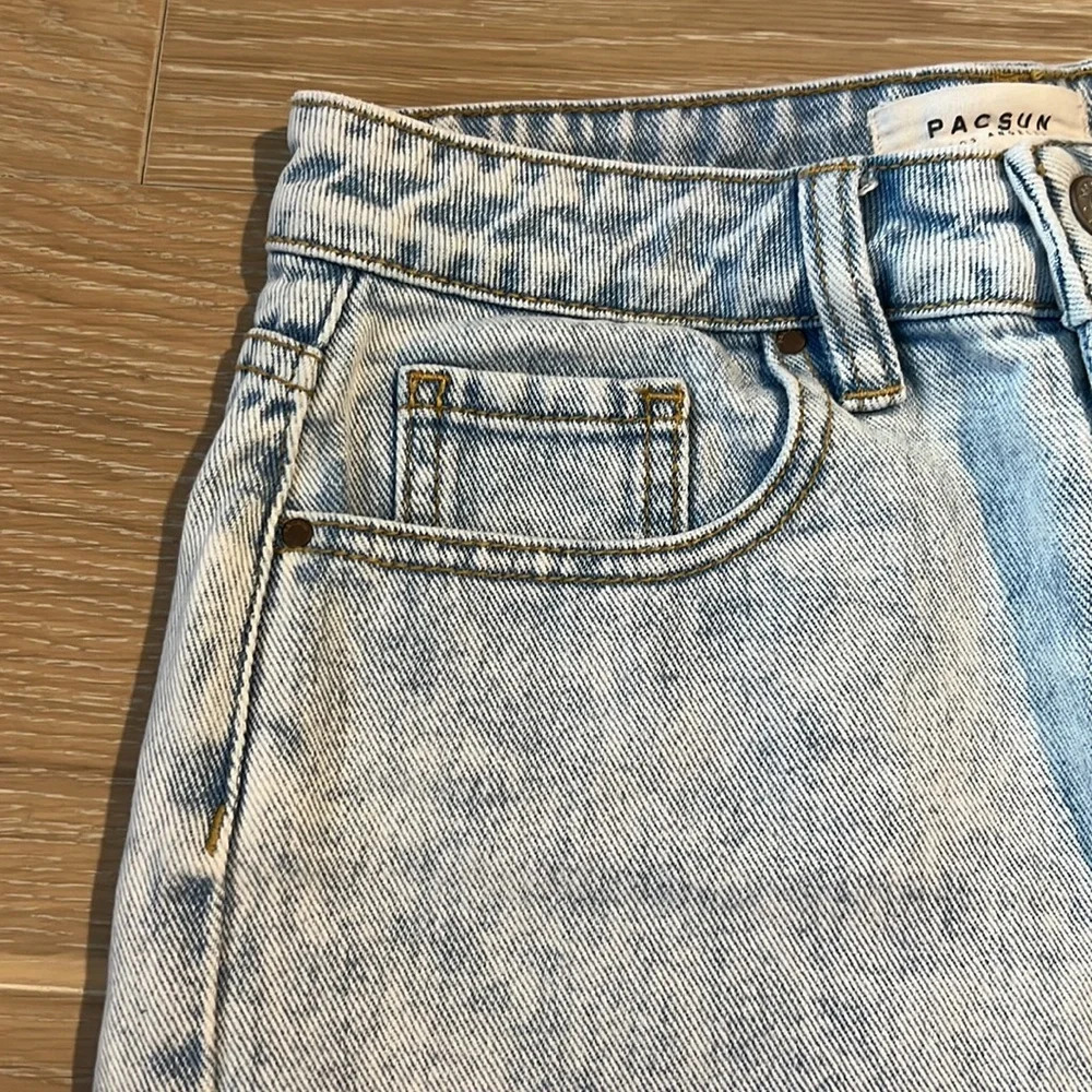 PacSun High Rise Mom Shorts Light Wash Jean Shorts Demin Size 25 Acid Wash - Picture 4 of 5